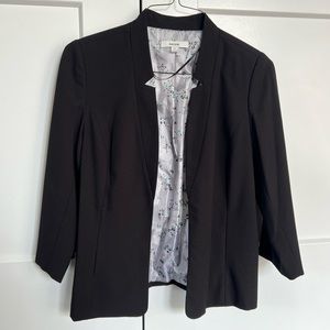 Lightweight blazer